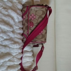 Coach Peyton signature clover